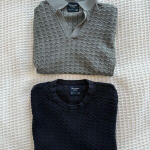 2 Pack Abercrombie & Fitch T-Shirts/Polos Size Medium